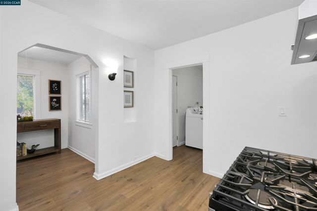 2596 Macarthur Blvd, Oakland, CA 94602