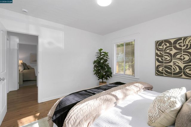 2596 Macarthur Blvd, Oakland, CA 94602