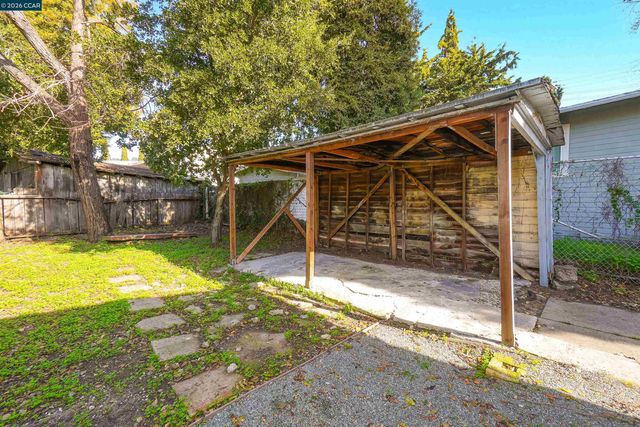 2596 Macarthur Blvd, Oakland, CA 94602