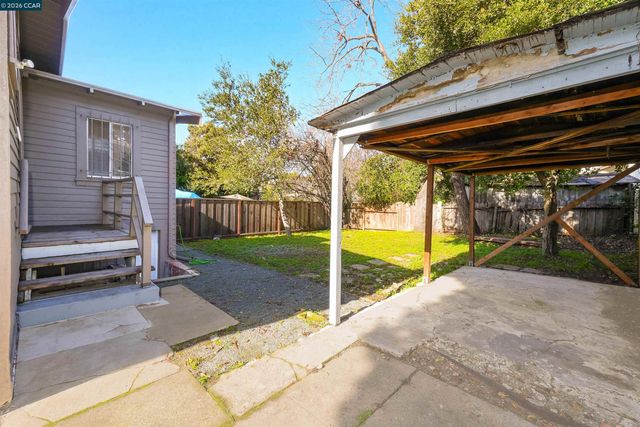 2596 Macarthur Blvd, Oakland, CA 94602