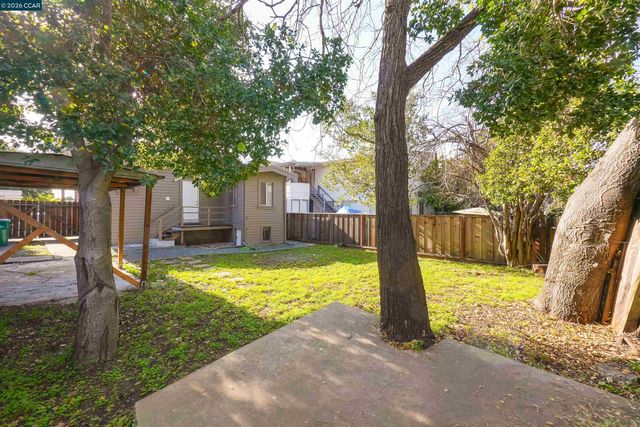 2596 Macarthur Blvd, Oakland, CA 94602
