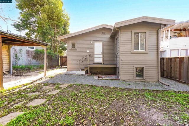 2596 Macarthur Blvd, Oakland, CA 94602