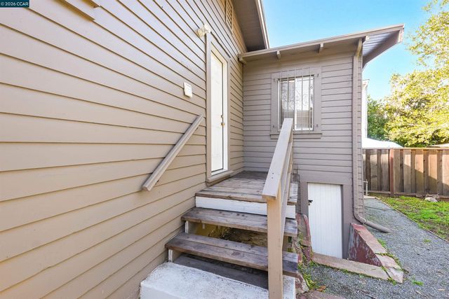 2596 Macarthur Blvd, Oakland, CA 94602