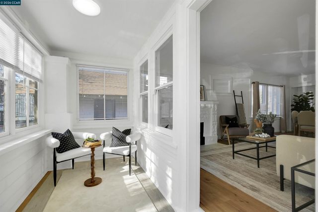 2596 Macarthur Blvd, Oakland, CA 94602