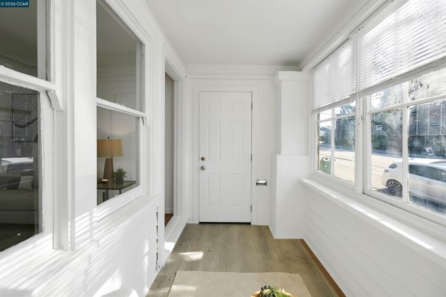 2596 Macarthur Blvd, Oakland, CA 94602
