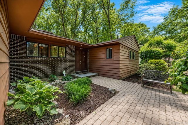96 Fulton Boulevard, Commack, NY 11725
