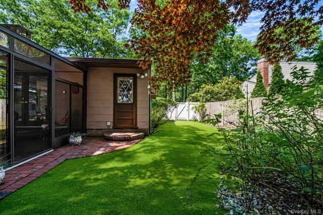 96 Fulton Boulevard, Commack, NY 11725