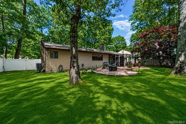96 Fulton Boulevard, Commack, NY 11725