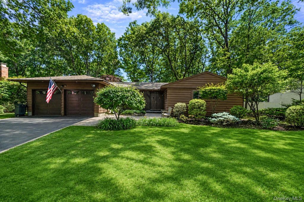 96 Fulton Boulevard, Commack, NY 11725