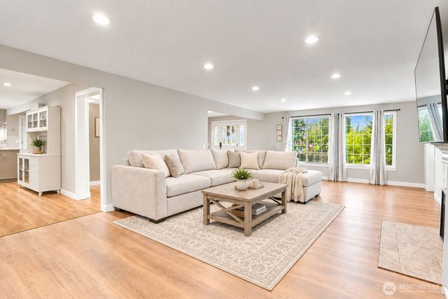 17102 146TH Avenue SE, Renton, WA 98058