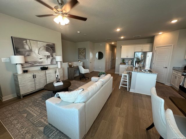 7166 Magnolia Crk Unit 101, San Antonio, TX 78252