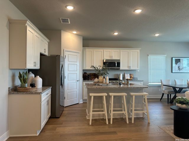 7166 Magnolia Crk Unit 101, San Antonio, TX 78252