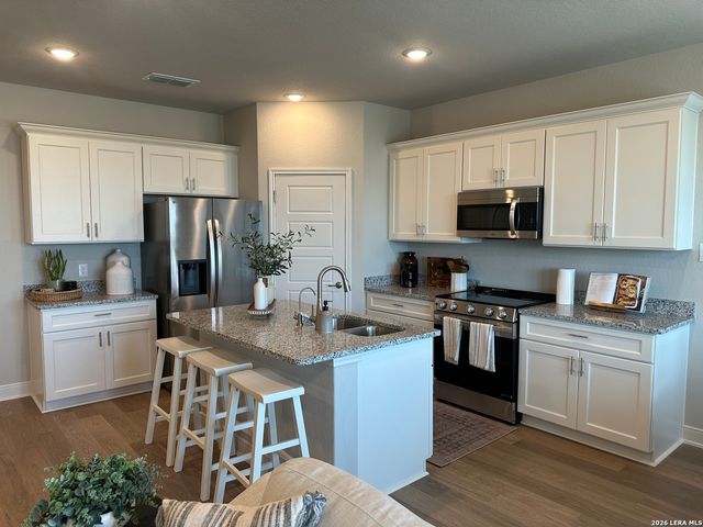 7166 Magnolia Crk Unit 101, San Antonio, TX 78252