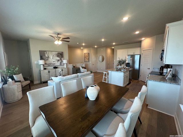 7166 Magnolia Crk Unit 101, San Antonio, TX 78252