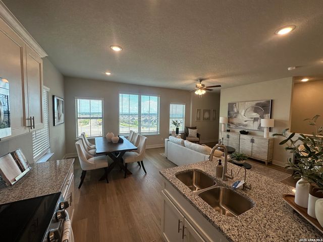 7166 Magnolia Crk Unit 101, San Antonio, TX 78252