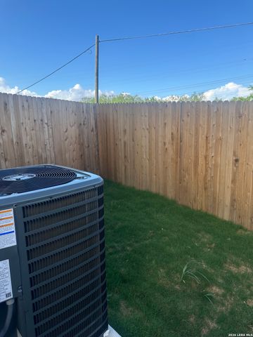 7166 Magnolia Crk Unit 101, San Antonio, TX 78252
