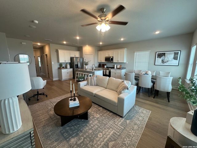 7166 Magnolia Crk Unit 101, San Antonio, TX 78252