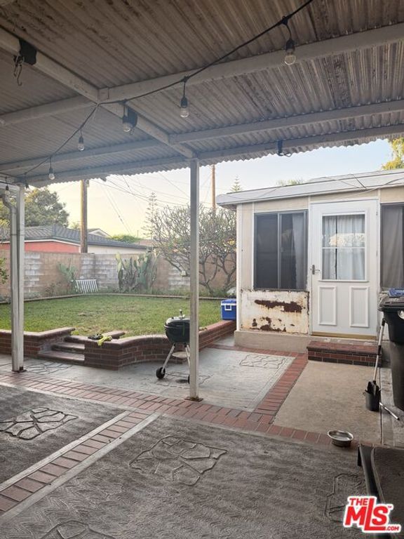 Image 13 of property listing at 6837 Mayflower Avenue, Bell, CA 90201