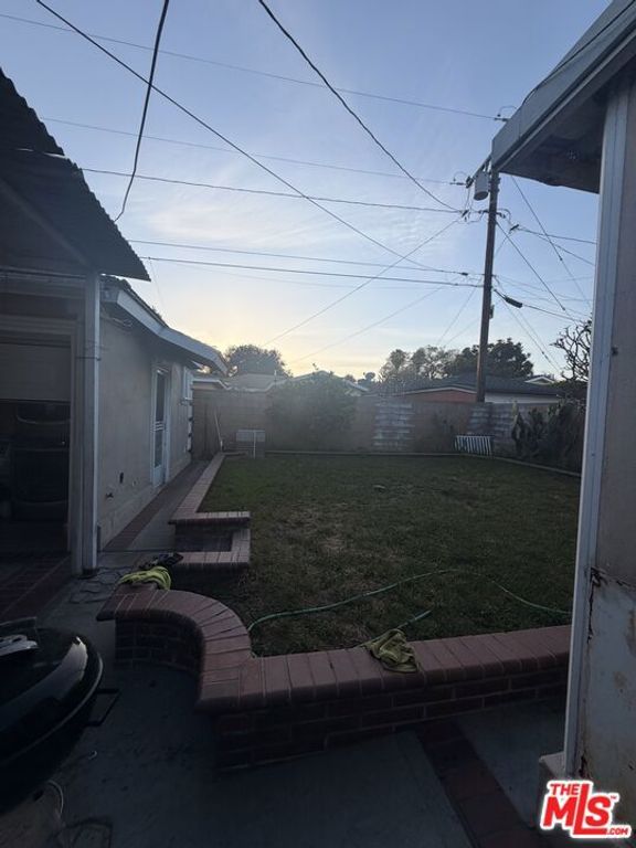 Image 15 of property listing at 6837 Mayflower Avenue, Bell, CA 90201