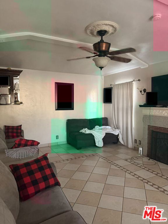 Image 2 of property listing at 6837 Mayflower Avenue, Bell, CA 90201