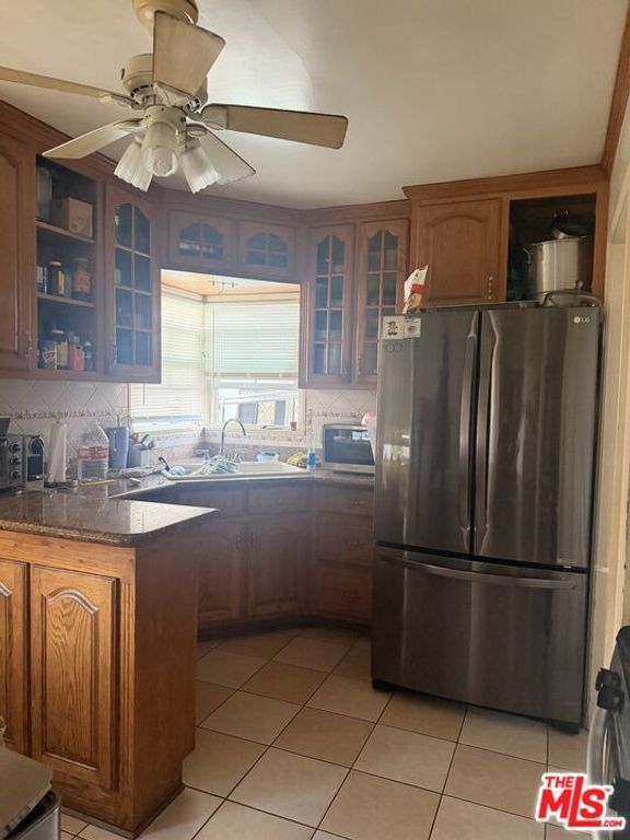 Image 6 of property listing at 6837 Mayflower Avenue, Bell, CA 90201