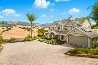 2983 Holiday Court, Morgan Hill, CA 95037