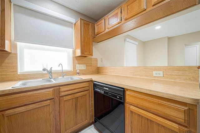 3231 E Heatherock Circle, Sugar Land, TX 77479