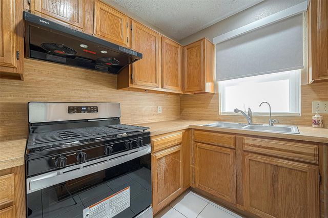 3231 E Heatherock Circle, Sugar Land, TX 77479