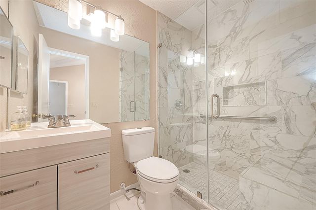 3231 E Heatherock Circle, Sugar Land, TX 77479