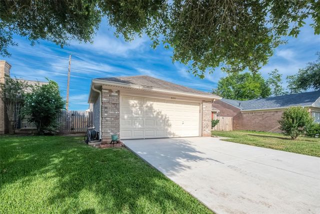 3231 E Heatherock Circle, Sugar Land, TX 77479