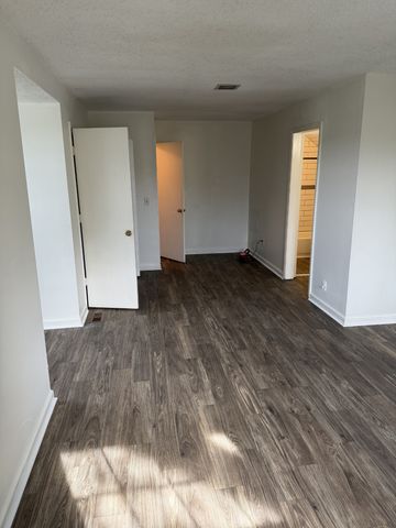 1128 N Graycroft Ave, Madison, TN 37115