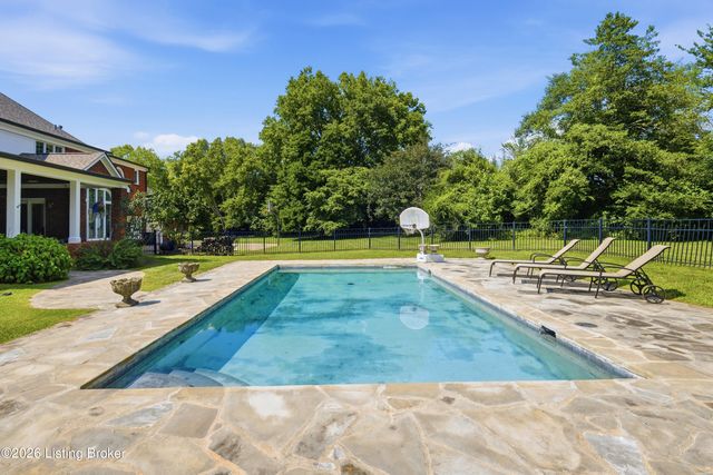 7304 Willow Gate Ct, Prospect, KY 40059