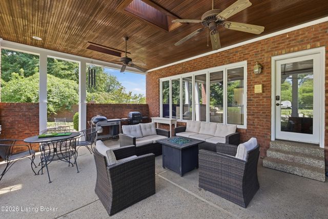 7304 Willow Gate Ct, Prospect, KY 40059