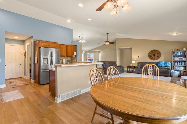 14 Hidden Valley Circle, Davenport, IA 52804