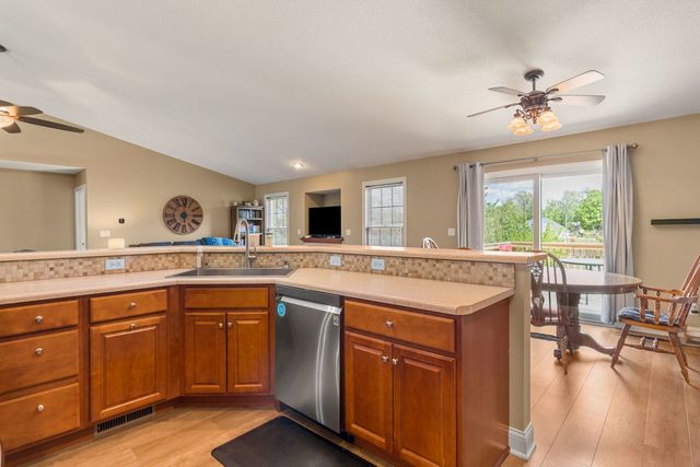 14 Hidden Valley Circle, Davenport, IA 52804