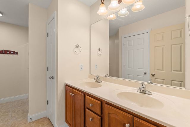 14 Hidden Valley Circle, Davenport, IA 52804