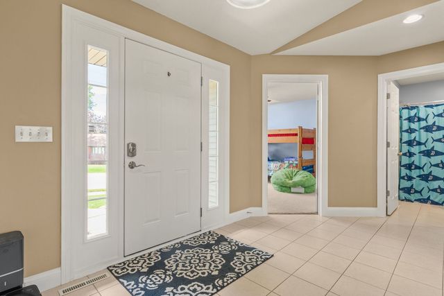 14 Hidden Valley Circle, Davenport, IA 52804