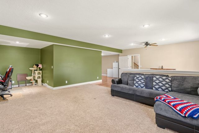 14 Hidden Valley Circle, Davenport, IA 52804