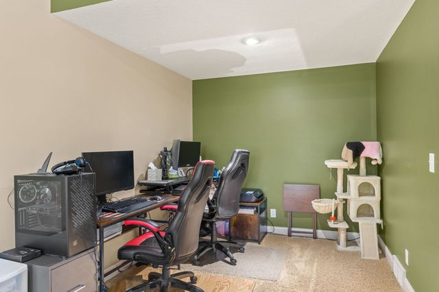14 Hidden Valley Circle, Davenport, IA 52804