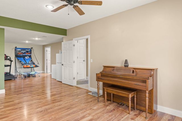 14 Hidden Valley Circle, Davenport, IA 52804