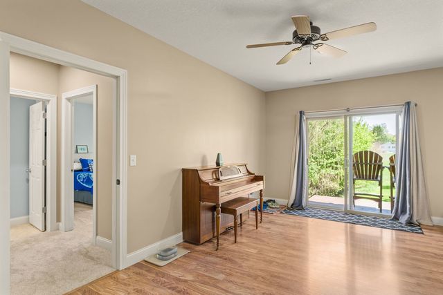 14 Hidden Valley Circle, Davenport, IA 52804