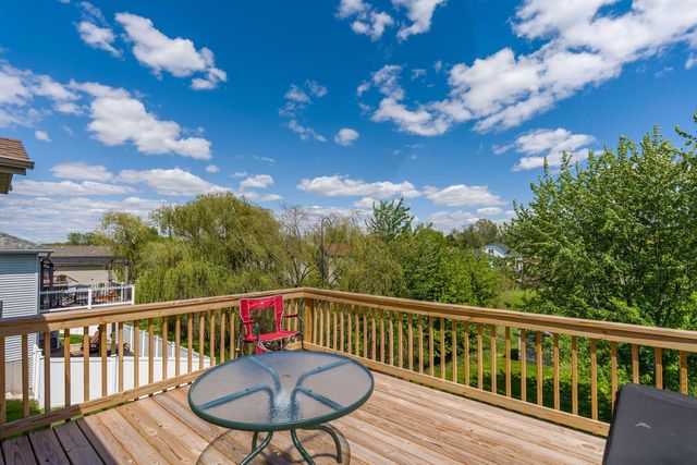 14 Hidden Valley Circle, Davenport, IA 52804