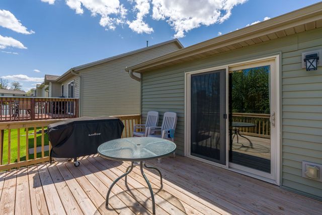 14 Hidden Valley Circle, Davenport, IA 52804