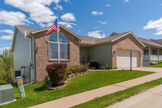 14 Hidden Valley Circle, Davenport, IA 52804