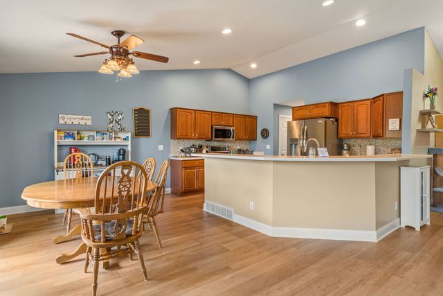 14 Hidden Valley Circle, Davenport, IA 52804