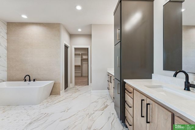 3538 S 210th Avenue, Elkhorn, NE 68022