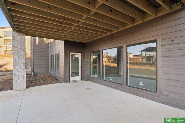 3538 S 210th Avenue, Elkhorn, NE 68022