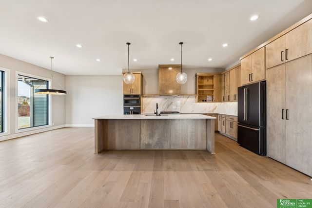 3538 S 210th Avenue, Elkhorn, NE 68022