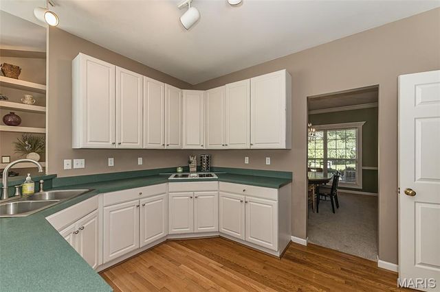 573 Castle Ridge Drive, Ballwin, MO 63021