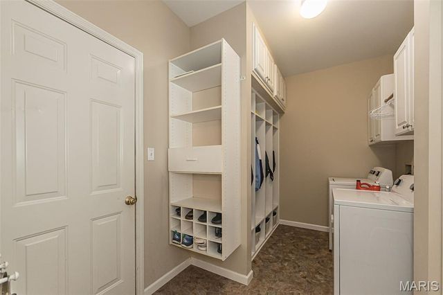 573 Castle Ridge Drive, Ballwin, MO 63021